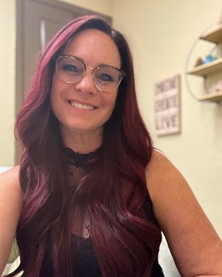 Jennifer Hill 320x400